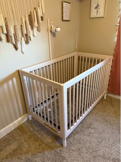FREE Crib – Light Natural Wood + White