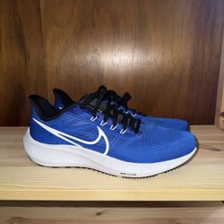 Men’s Size 10 Nike Shoes 