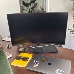 Samsung Curved Monitor from the CF39 / F390 series / 27” (Great Condition)