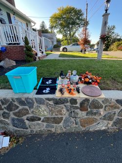 Bin Full of Halloween Decorations (20-Items)