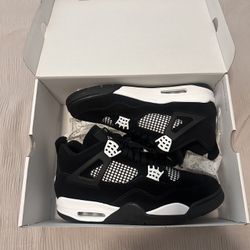 2024 Air Jordan 4 Retro 'White Thunder'