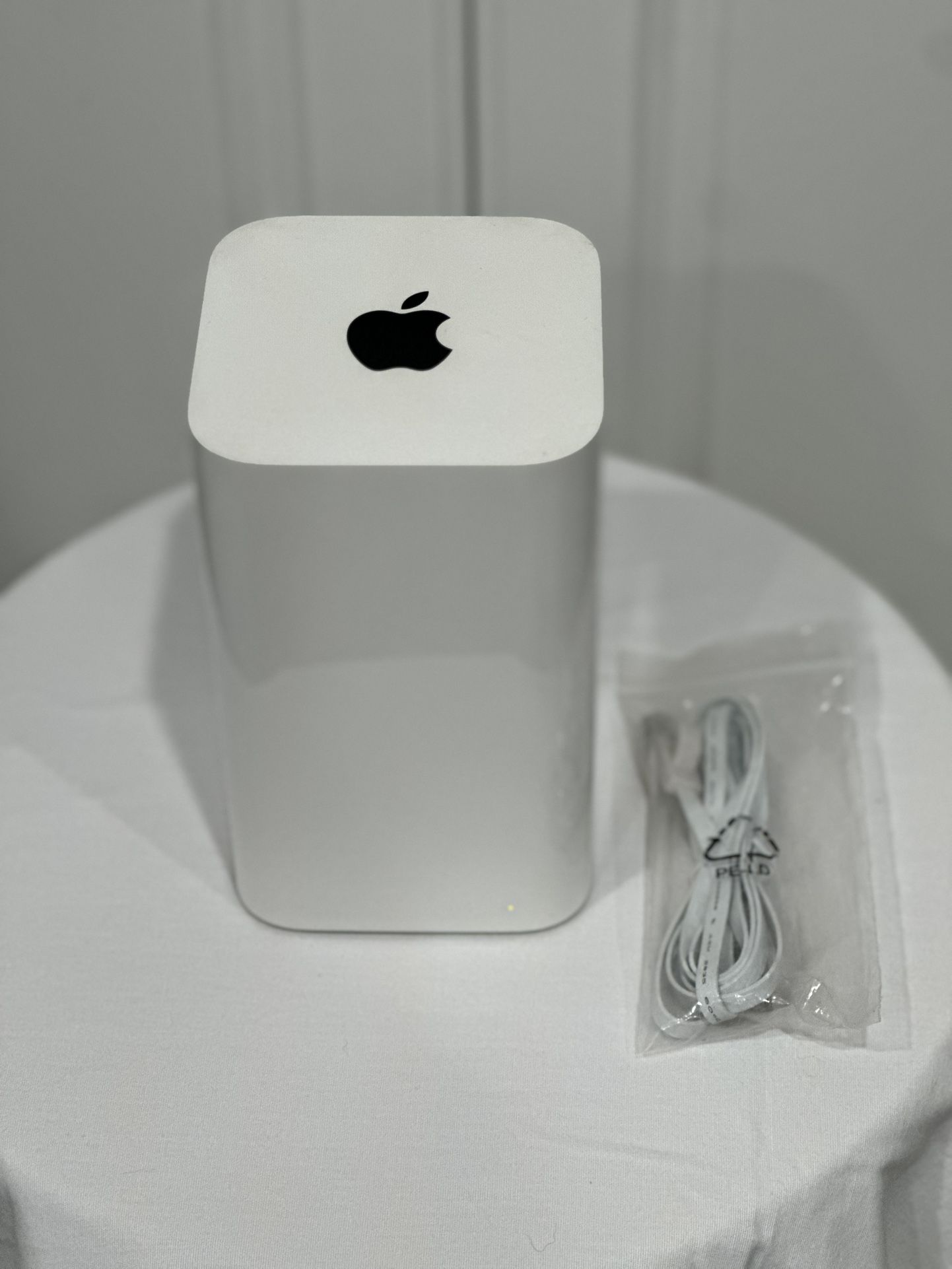Apple AirPort Extreme A1521 WiFi Router