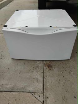 Pedestal for washer or dryer