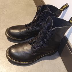 Dr. Martens 1460 Black Leather Boots – Classic 8 Eye