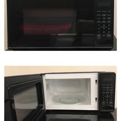 NEW MICROWAVE 700 WATTS
