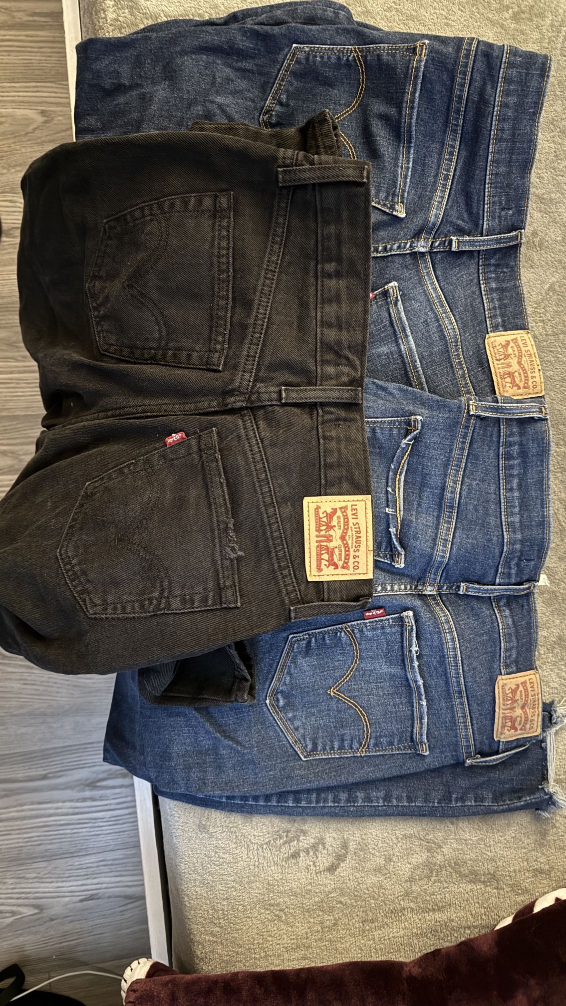 Levi Pants Women’s Size 27