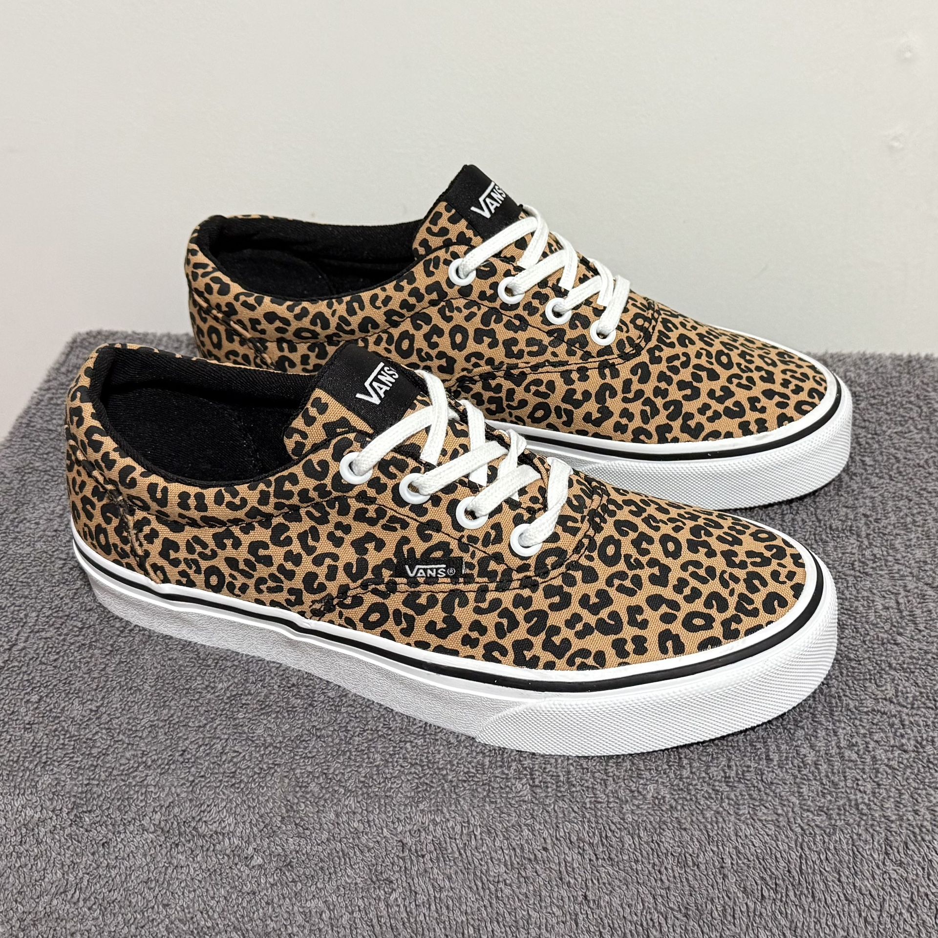 $45 Women’s Vans Brand New Size 8