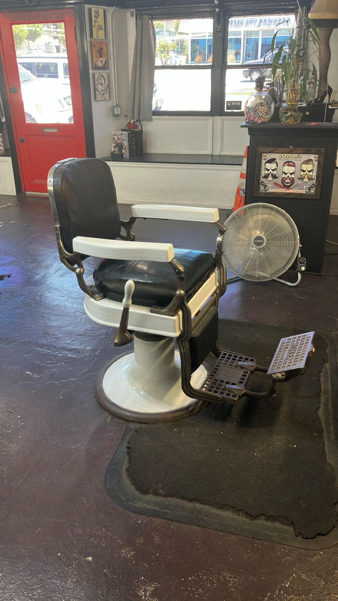 KOKEN BARBER CHAIR