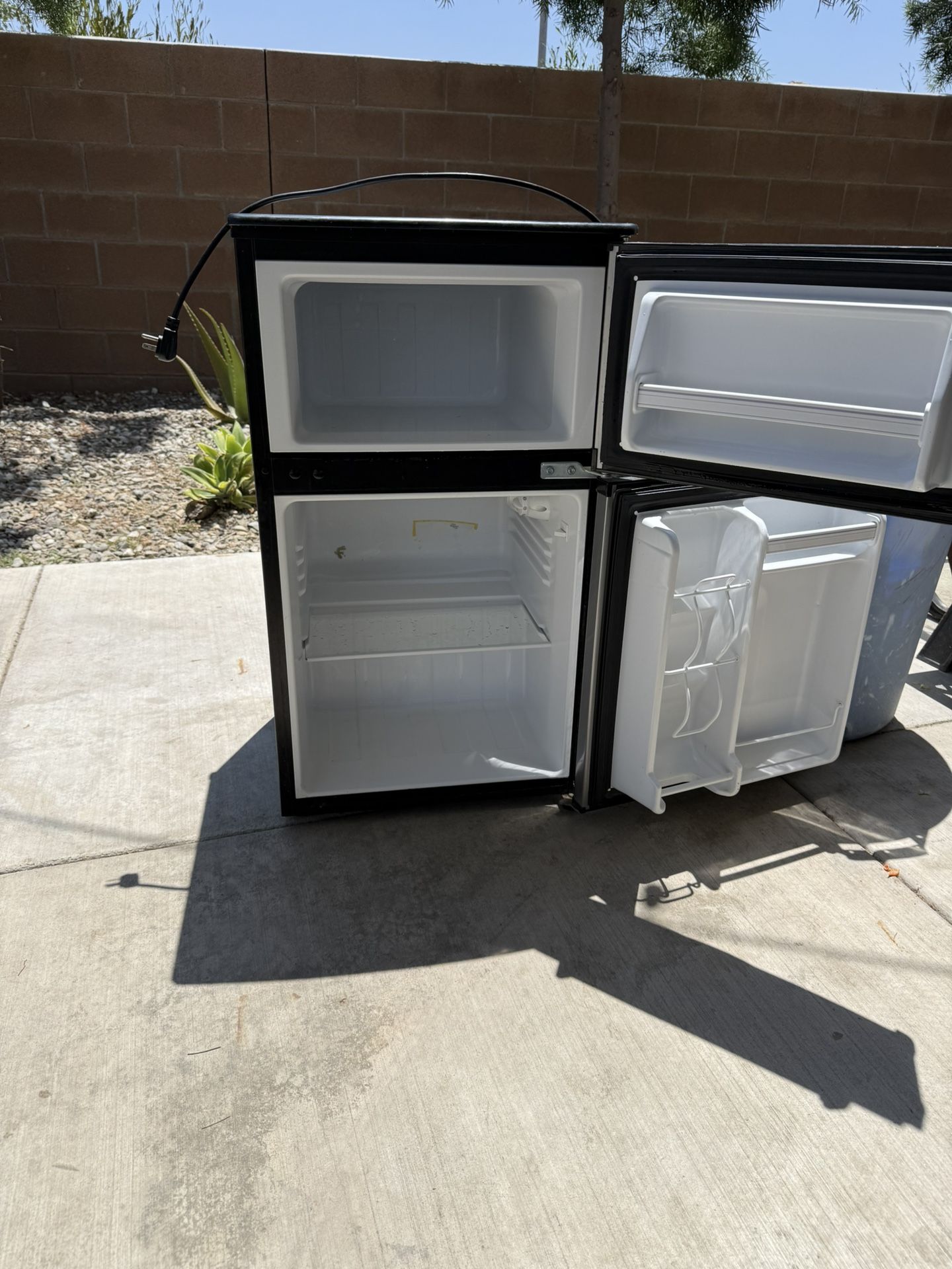 Mini Fridge With Freezer