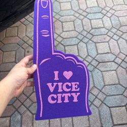 GTA VI / 6 – I LOVE VICE CITY FOAM FINGER Miami Heat 2026 Opening Night Promo