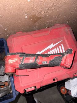 Milwaukee Cordless Oscillating Multi-Tool