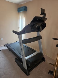 ProForm Pro 200 Smart Treadmill -Fully Functional/Touchscreen