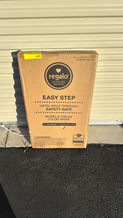 Regalo Easy Step Safety Gate