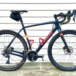 56cm (M/L) Carbon Fiber Trek Checkpoint SL5 Disc Gravel Bike, Carbon Roval Terra CL 700x40 Wheels