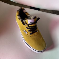 New Woman’s Vans 7.5 