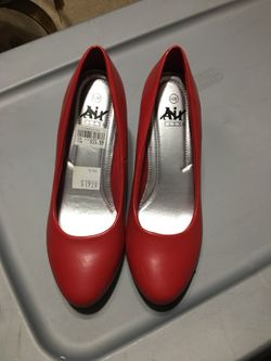 Red high heels 8 1/2 M