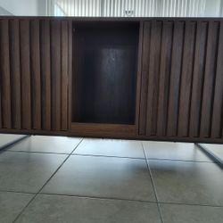 TV Stand, Console — Like New