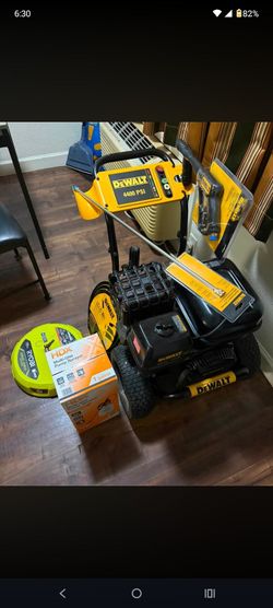 DeWalt 4400 PSI Gas Pressure Washer