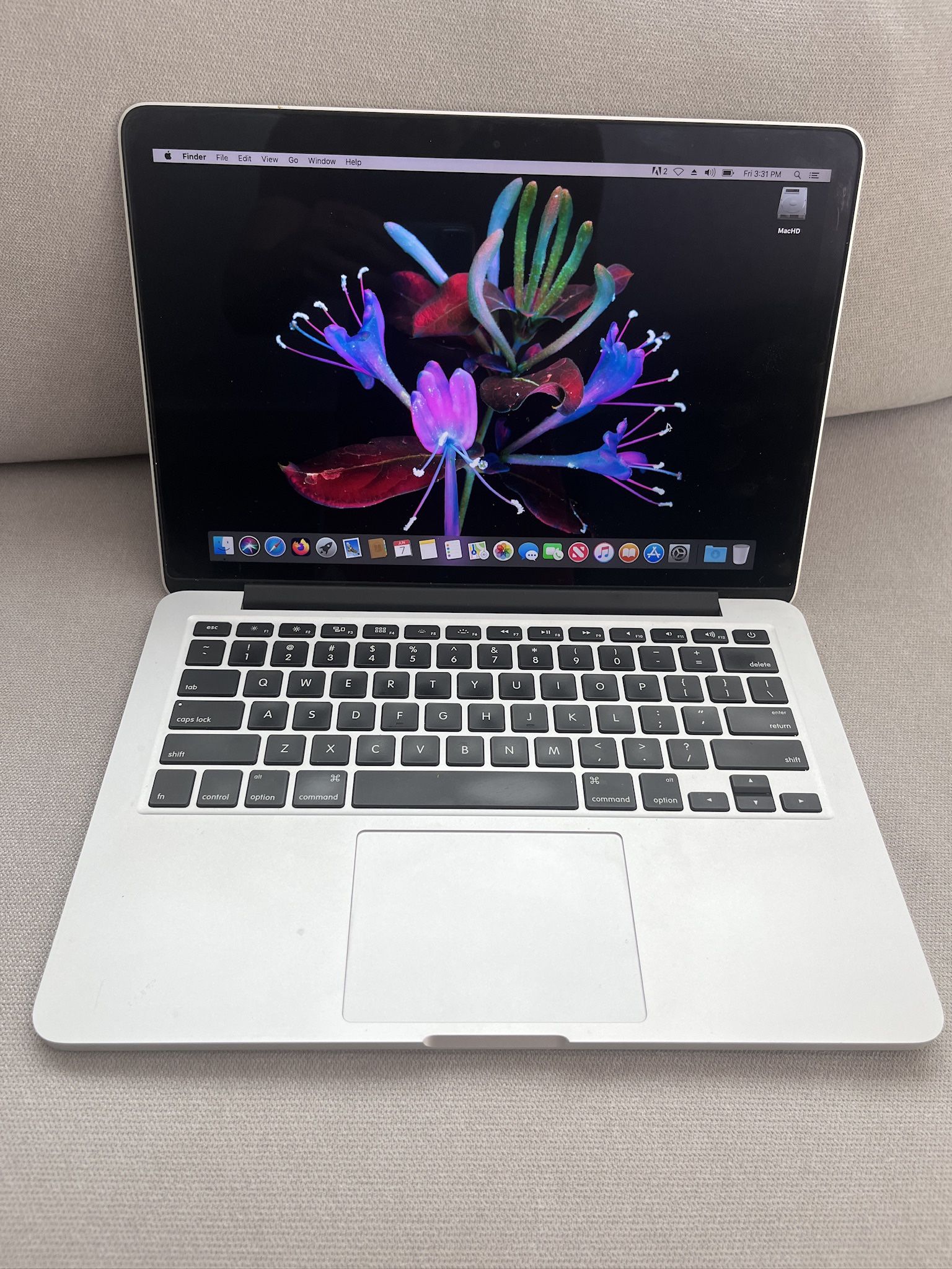 2015 MacBook Pro 13 inch I5/8GB/128GB