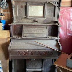 1800s Organ 