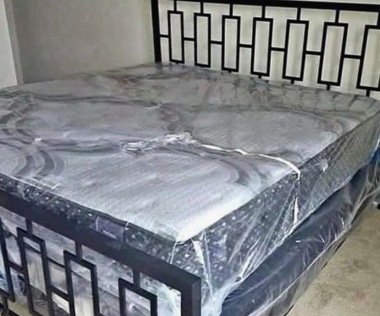 (NEW)MATTRESS BLOWOUT! Brand new mattress sets. Kings, Queens, Fulls