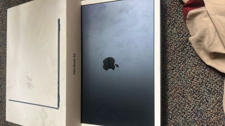 MacBook Air 15-inch MacBook Air (M3, 16GB RAM, 256GB SSD)
