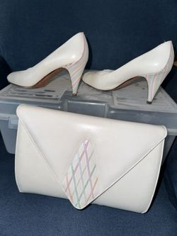 Vintage White Leather Name Brand Shoe/purse Set