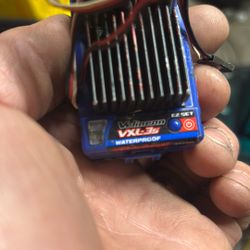 Velineon  Vxl-3s.    Esc
