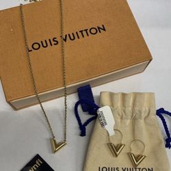 Louis vuitton fine jewelry Set Necklace With Earrings