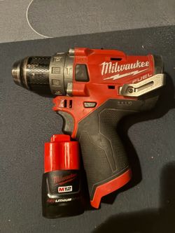 Milwaukee M12 FUEL 1/2” Hammer Drill + Battery