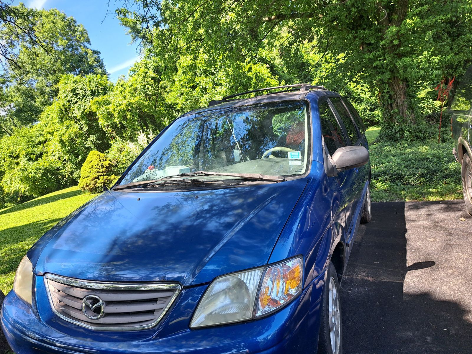 2000 Mazda MPV