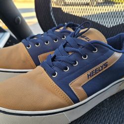 Size 12 Men's Heelys *Like NEW*