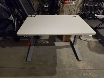 Uplift standing desk