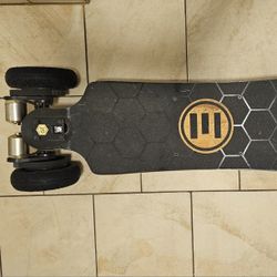 Evolve GT skateboard 