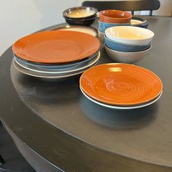 Siterra painters Palette Stoneware Dinnerware Set