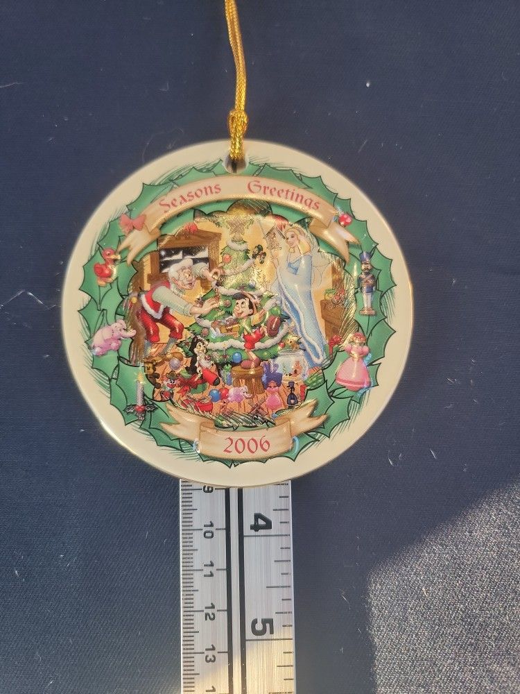 Disney Seasons Greeting 2006 Ornament