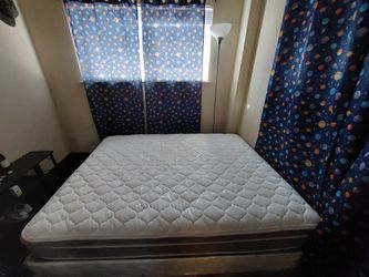 queen mattress and box 