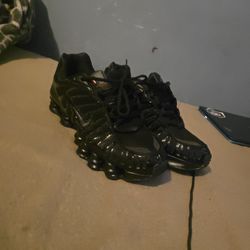 Nike Shox (Size 11)