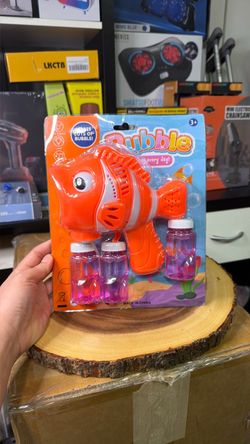Clownfish Bubble Gun Toy with Solution