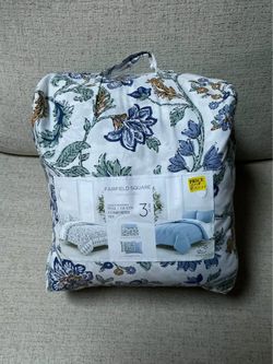Fairfield Square Home Collections (3-piece Reversible: Full/Queen) Comforter Set