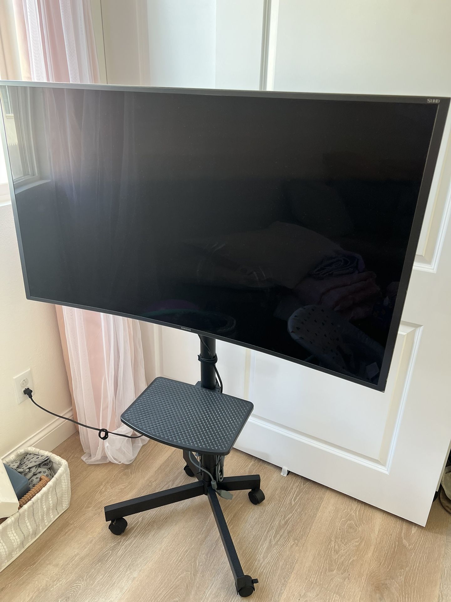 Samsung 48” Curved TV with Stand On Wheels