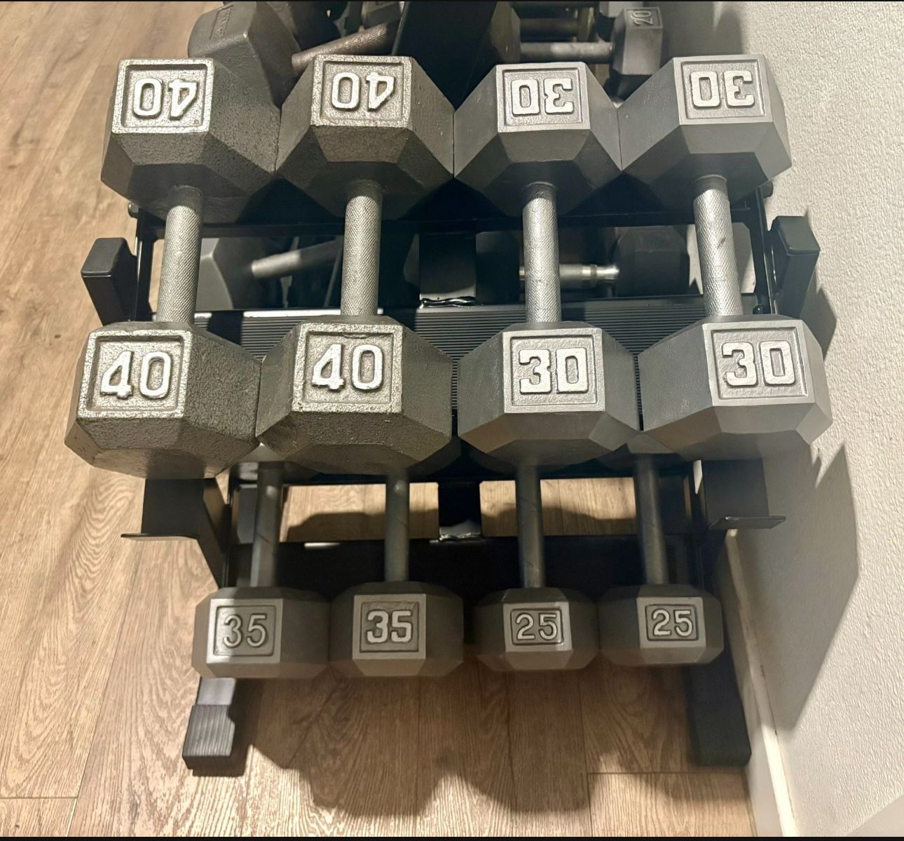 Set Of Heavy Hex Cast Iron Dumbbells  In NEW CONDITION Total: 260 lbs (NO  RACK)