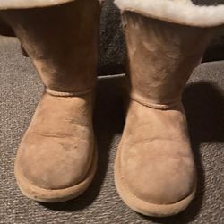 Little Girl Size 1 Uggs Perfect Condition