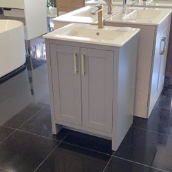24” Vanity, Solid Wood, Ceramic Top, Soft Close Doors, Available For Pick Up