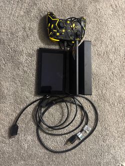 Nintendo Switch Console Bundle (No Joy-Cons) w/ Glow Wireless Controller