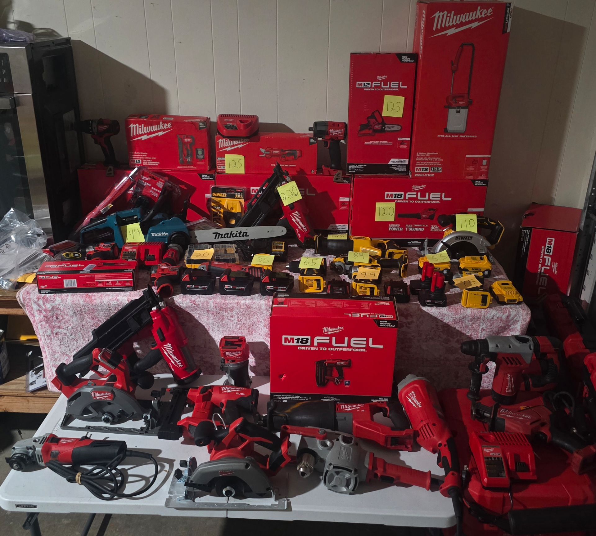 Milwaukee ❤️ Dewalt 💛 tools✅️ garage sale 💕