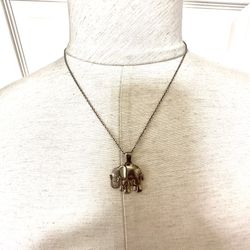 Silver Tone Elephant Pedant Necklace
