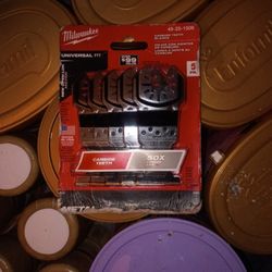 Milwaukee Milwaukee
1-3/8 in. Carbide Universal Fit Extreme Metal Cutting Multi-Tool Oscillating Blade (5-Pack)
