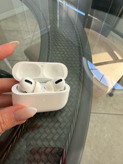 Apple AirPods Pro with Charging Case 2020