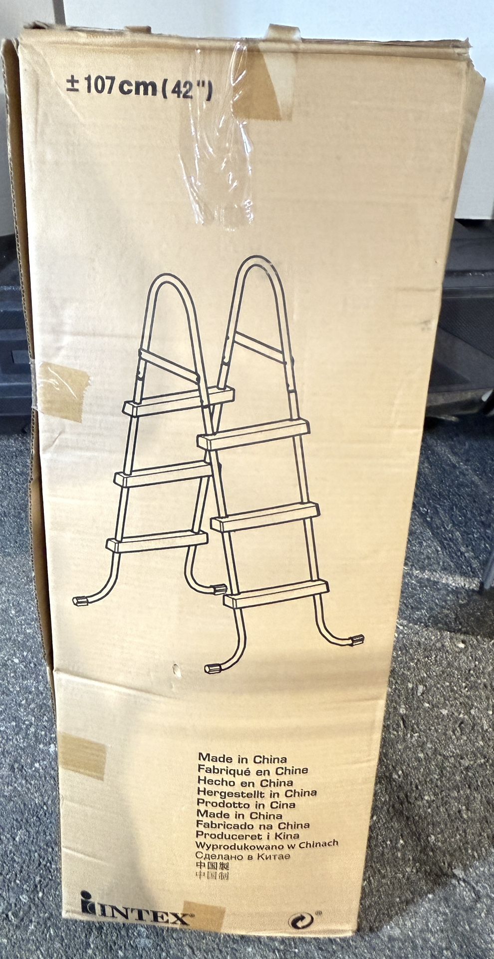 Intex above-ground 42" pool ladder like New